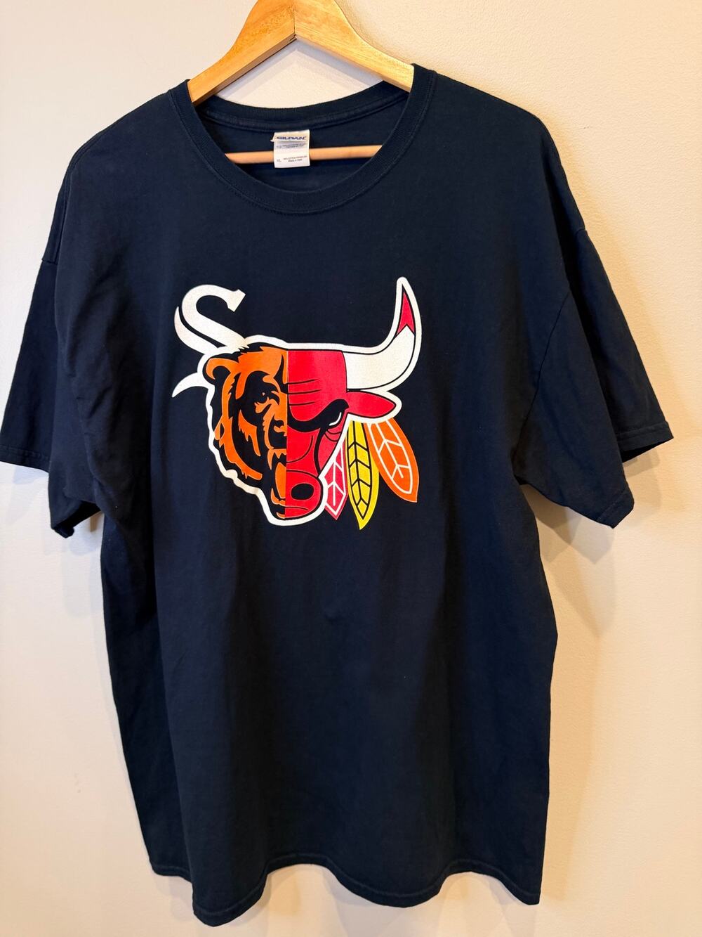 Chicago Sports T-Shirt XL Gildan Cotton Black Bears Bulls White Sox Blackhawks